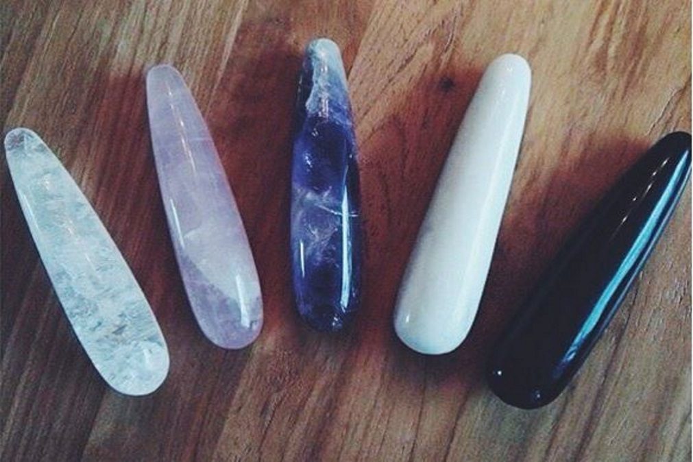 Dildos de cristal curativo prometem magia para a sua vagina
