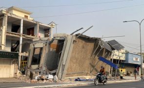 Uma pessoa resgatada com vida cinco dias depois do sismo em Myanmar