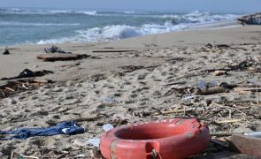Pelo menos nove migrantes mortos em naufrágio no mar Egeu