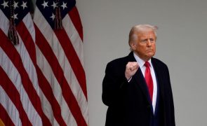 Trump compara aplicação de tarifas a cirurgia e diz que paciente sobreviveu