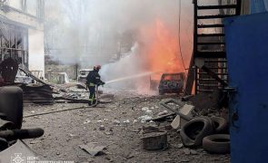 Ataque russo causa quatro mortos e 35 feridos em Kharkiv - novo balanço