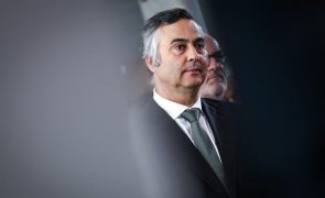 Ministro da Educação admite que falta de professores tem impacto nos 'rankings'