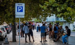 Jovens emigram por melhores condições mas ainda têm esperança num futuro em Portugal