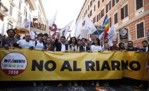 Milhares marcham em Roma contra a 