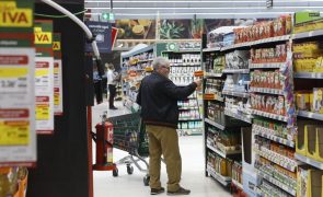 PS propõe IVA zero de forma permanente num cabaz de bens alimentares