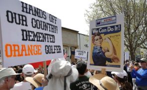 Protestos anti-Trump levam milhares de pessoas às ruas de Los Angeles