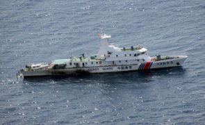 China expulsa navio de pesca japonês das disputadas ilhas Senkaku