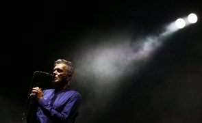 Livros com letras de canções de Rui Reininho e Miguel Araújo editados esta semana