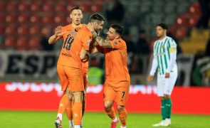 Lanterna-vermelha Boavista vence na casa emprestada do Rio Ave