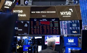 Wall Street fecha sem rumo sessão volátil com receio crescente de uma recessão