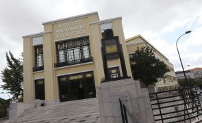 Volume de negócios na indústria cresce 4,4% em fevereiro