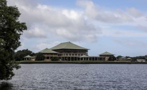 Sri Lanka aprova lei para acusar políticos pela falência do país em 2022