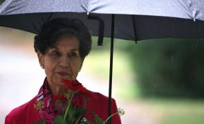 Isabel Allende renuncia a cargo de Senado no Chile por venda da casa do pai ao Estado