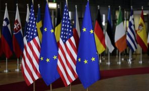 União Europeia aprova resposta com tarifas de 25% a produtos dos EUA