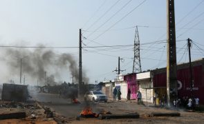 Ataque a viaturas no centro de Moçambique envolveu metralhadora e catanas