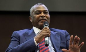 Abel Chivukuvuku anuncia candidatura à presidência do PRA-JA Servir Angola