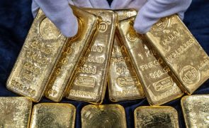 Ouro subiu quase 4% e aproximou-se de máximos históricos com guerra comercial