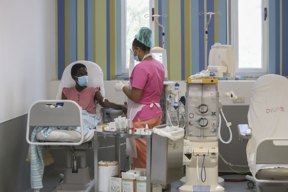 Cabo Verde vai contratar 70 médicos cubanos para reforçar hospitais