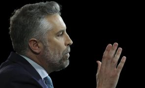 Pedro Nuno acusa IL de avançar país 
