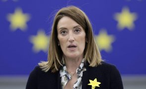 Metsola adverte Congresso dos EUA que UE tem investido cada vez mais em defesa