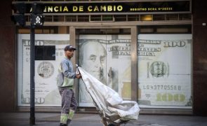 Argentina obtém 42 mil milhões de dólares de instituições financeiras internacionais