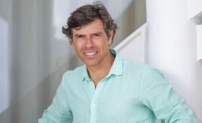 Eduardo Torgal Especialista de Casados à Primeira Vista  sobre a morte da mãe e do pai: 