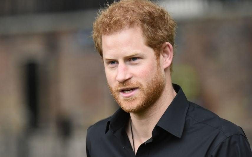 Harry Príncipe faz visita secreta à Ucrânia e emociona-se com sobreviventes da guerra