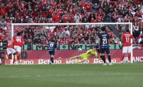 Benfica perde liderança da I Liga com empate caseiro com o Arouca
