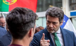 Ventura exige explicações a Montenegro e acusa Governo de fraude com o IRS