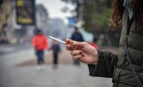 Álcool, tabaco e sedativos mais usados por raparigas e drogas ilícitas por rapazes