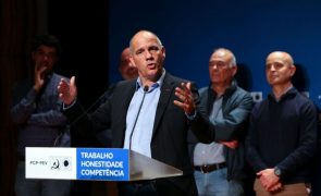 Líder do PCP quer Portugal a 