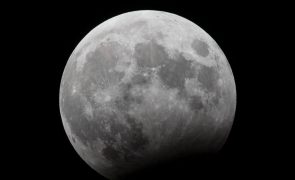 NASA confirma como o vento solar pode produzir água na Lua