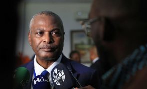 Submetida candidatura de Abel Chivukuvuku a presidente do PRA-JA Servir Angola
