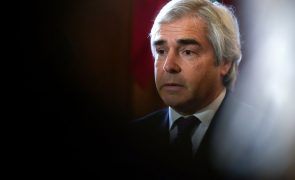 CDS diz que tetos às rendas é medida de Salazar e BE acusa Governo de 