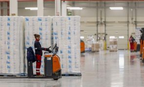Taxa de desemprego da OCDE mantém-se estável em 4,8% em fevereiro