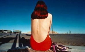 A Processar por Catarina Rito - Guy Bourdin: O fotógrafo provocador da moda contemporânea