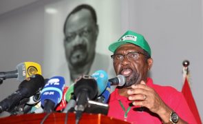 Ex-líder da UNITA Isaías Samakuva diz que Angola vive apenas 