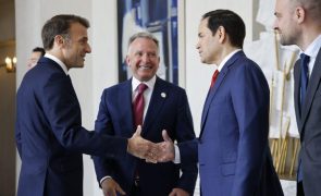 Macron defende 
