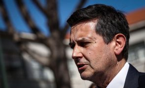 Ventura desafia IL para acordo à direita, Rocha diz que com Chega é impossível