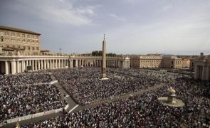 Papa esperado na varanda da Basílica de São Pedro apesar da incerteza sobre a sua saúde