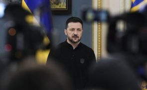 Zelensky assinala 46 ataques russos e 900 bombardeamentos durante a trégua