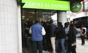 Número de desempregados inscritos nos centros de emprego sobe 1,5% em março