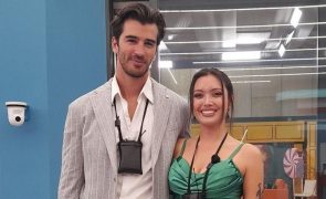 Big Brother Inesperado! Carolina e Diogo beijam-se: 