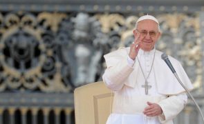 Primeira congregação de cardeais na 3ª feira para decidir cerimónias fúnebres do Papa Francisco