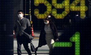 Bolsa de Tóquio abre a perder 0,26%