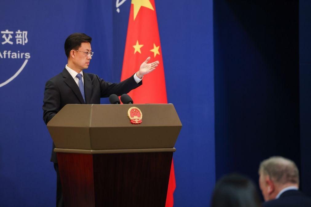 China pede aos EUA para mostrar respeito se