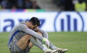 Guarda-redes Diogo Costa falha treino do FC Porto devido a lesão muscular