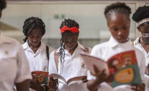 Governo de Cabo Verde assinala redução do abandono escolar no arquipélago