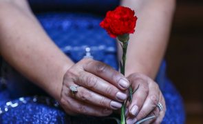 Sessão solene do 25 de Abril com Parlamento dissolvido e luto pela morte do Papa