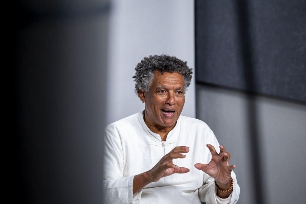 A liberdade chegou com assobios e batuque a Cabo Verde